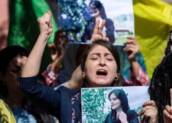 ”Kvinna, liv, frihet” från Rojava till Rojhelat: anslutning och solidaritet