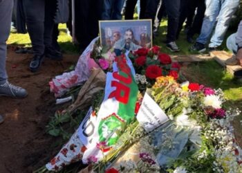 Beytocan förd till sin sista vila: Hundratals deltog